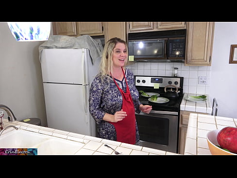 ❤️ Stepmom milking him in the kitchen before his date ❤❌ Sluts at us ❤